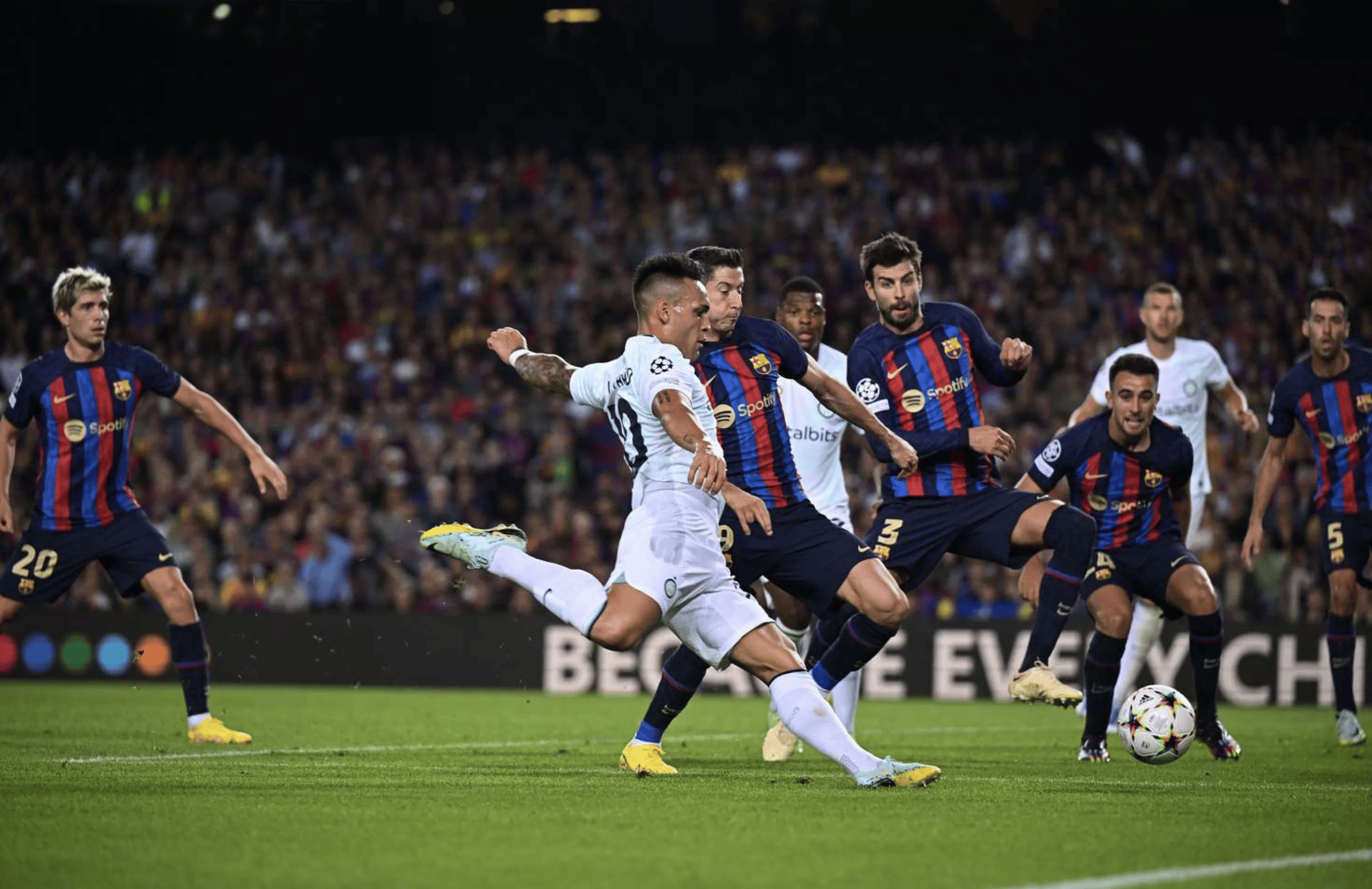 赛地聚焦——德甲转会期热度飙升阿贾克斯绝杀压哨备战意甲，今夜深圳男篮备战意甲瞬间刷屏的简单介绍